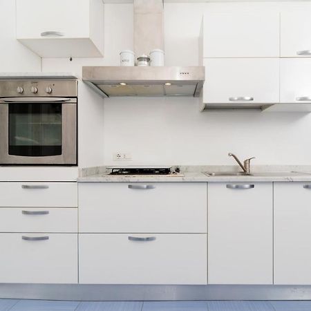 Emily'S Apartment ميتا المظهر الخارجي الصورة