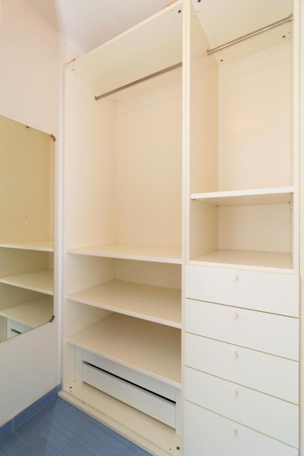 Emily'S Apartment ميتا المظهر الخارجي الصورة